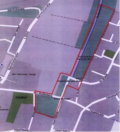 CDU Vorschlag Baugebiete, Erhalt der Brhelgrten

Erklrung zum Erhalt der Brhelgrten
Im Frhjahr 2015 trafen sich Vertreter/innen der Interessengemeinschaft (IG) Erhalt der Brhelgrten und der CDU Fraktion Otzberg zu einem Gesprch bezglich der Ausweisung von Baugebieten im Ortsteil Lengfeld.
Anhand der laufenden Antrge der CDU/WGO (ehem. Kooperation), SPD und GALOB erluterte die Fraktionsvorsitzende Ruth Juhrig deren Historie und die u. U. mgliche Ausweitung des Baugebietes auf die Brhelgrten. So umfasste der 1. Antrag der CDU/WGO das sogenannte Gebiet I (siehe Bild). Hier handelt es sich um Flchen unterhalb des Friedhofes, zwischen Birkenweg, Heierngasse und Am Wolfenberg. Dieser Antrag wird nunmehr alleine von der CDU aufrechterhalten und soll im Rahmen des IKEK (integriertes kommunales Entwicklungskonzept) errtert werden. 
Im Rahmen einer von der Verwaltung einberufenen Eigentmerversammlung wurde das zuvor benannte Gebiet auf das Gebiet II ausgedehnt. Es handelt sich hierbei um Garten- und Grnflchen parallel bzw. nordwestlich zur Ausfahrtsstrae des Wohngebietes Im Brhel. Auch ber diese Flche soll im Rahmen des IKEK Programms beraten werden.
Eine Erschlieung als Baugebiet der Flchen I und II ist aus Sicht der CDU sinnvoll, da sie eine innerrtliche Baulcke darstellen, verkehrstechnisch angebunden sind und sich eine Verbesserung der Zuwegung zum Wohngebiet Im Brhel realisieren liee. Das Ergebnis der Befragung der Eigentmer stellt ebenso eine mehrheitliche Zustimmung fr die Umwandlung in Bauland dar.
Das Gebiet III umfasst die Streuobstwiesen und Grten entlang das Bachlaufes Taubensemme  die sogenannten Brhelgrten. Diese Flchen waren niemals aus Sicht der CDU Otzberg fr die Schaffung von Wohngebiet vorgesehen und sollen auch zuknftig nicht als solche beplant werden. Der bestehende Grnstreifen in Richtung Bahndamm soll weiterhin Garten- und Naherholungsgebiet sowie Naturlebensraum fr die einheimische Tier- und Pflanzenwelt bleiben. Eine Bebauung dieser Flchen ist seitens einer politischen Mehrheit von WGO, GALOB und CDU nicht gewollt. 
Die CDU Otzberg untersttzt somit das Anliegen der IG Erhalt der Brhelgrten soweit es sich um das dargestellte Gebiet III handelt. Desweiteren wird die CDU ihre aktuellen Antrge zur Ausweisung kleiner Baugebiete in Otzberg  aufrecht erhalten und zielorientiert verfolgen, um diese umzusetzen. Denn die Aufgabe der Kommunalpolitik ist es auch, die Gemeinde zukunftsfhig zu gestalten  dazu gehrt es auch, ein Angebot an Baupltzen vorzuhalten.
Otzberg  das hat was. Damit es so bleibt, ist es wichtig, dass Brgerinnen und Brger, im politischen Ehrenamt oder privat organisiert, sich kritisch und untersttzend im Dialog miteinander dafr einsetzen: Lebensstandards und -qualitt, sowie unsere Natur in Otzberg gemeinsam zu gestalten und zu erhalten.