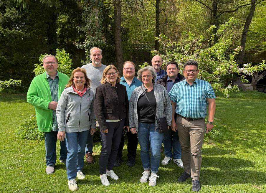 v.l.: Frank Klock, Birgit K�nig, Peter Seeger, Roswitha Peters, Sebastian Lieb, Ruth Juhrig, Kai Stork, Ren� Schallert, Rainer B�cker